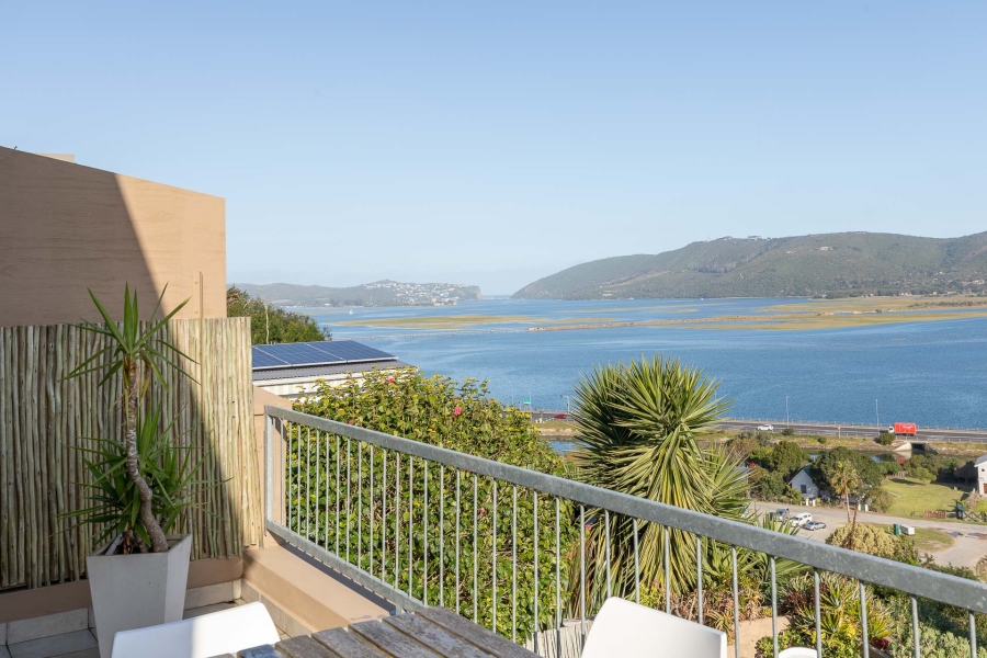 8 Bedroom Property for Sale in Knysna Heights Western Cape